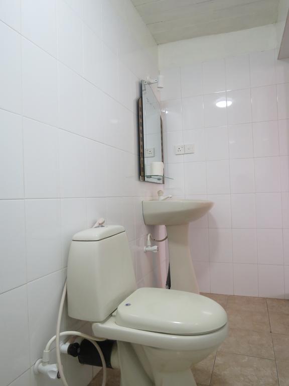 Why Not Guest House ฮิกคาดูวา ภายนอก รูปภาพ